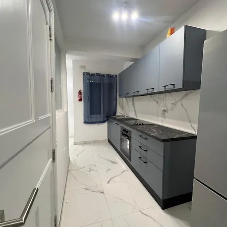 Апартаменты Dylan Deluxe Homes - Bahar